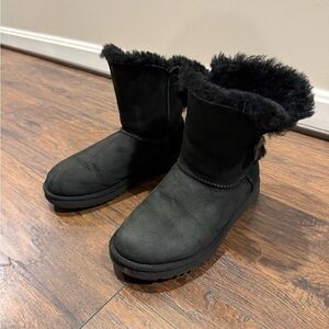 Authentic UGG Bailey Button Boots in Black